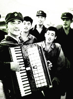 【東籬?追】戰(zhàn)友誼，兄弟情（散文）