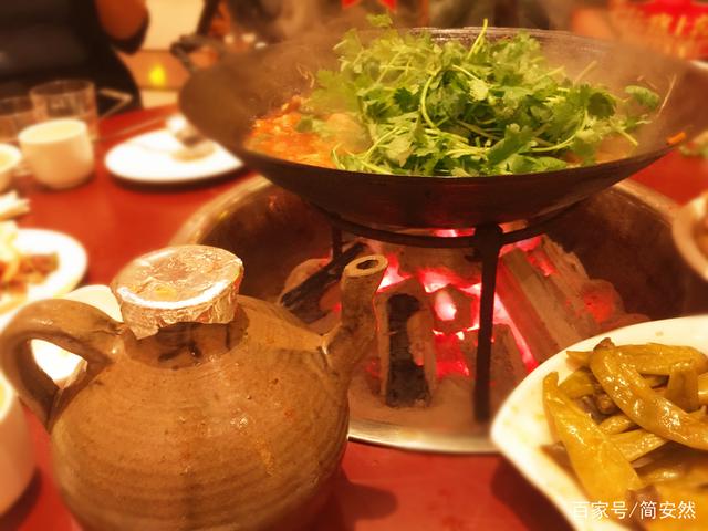 【菊韻】笑談闊飲老米酒，不辭長做東山人（散文）
