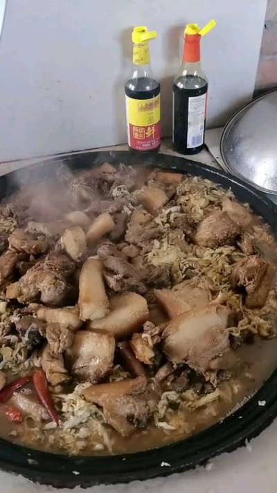 【丁香·愛心】有豬的年，才叫過年（散文）